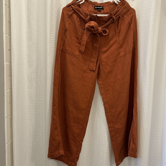 Rust colored paper bag pants - Picture 2 of 4
